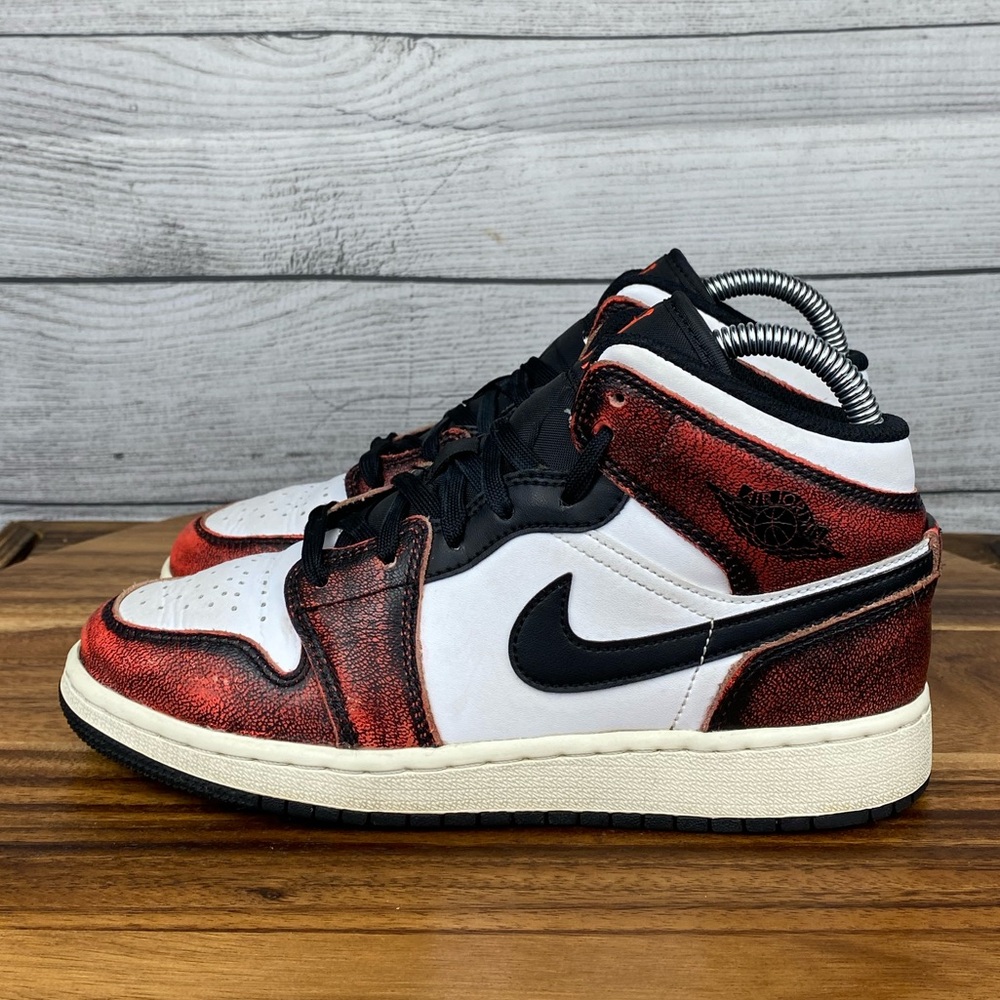 Nike Air Jordan 1 Mid Wear Away Chicago Sneaker FB0568-006 Youth Shoe Size 4.5